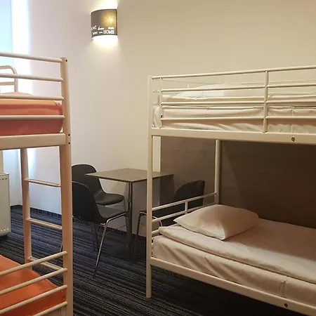 Planet Hostel-2